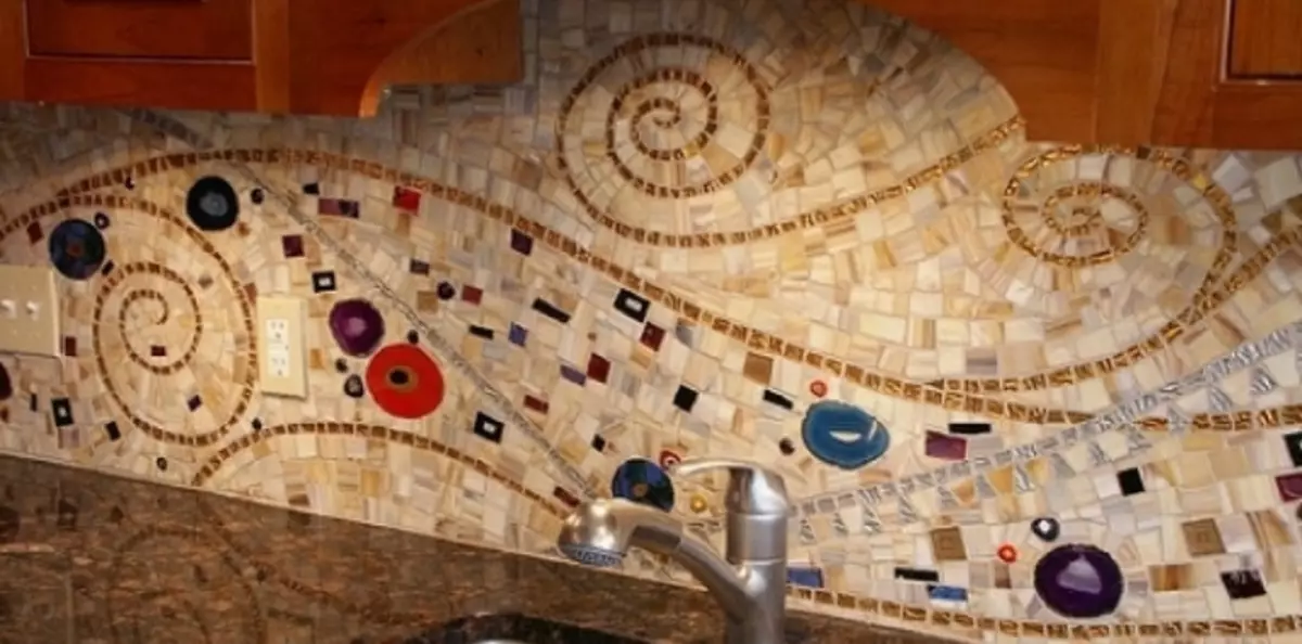 Мозаик од лилјак плочка го прави-тоа-себе за кујна и бања со фотографии и видеа