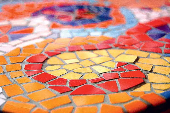 Mosaic ji bat tile do-it-xwe ji bo metbexê û serşokê bi wêne û vîdyoyê