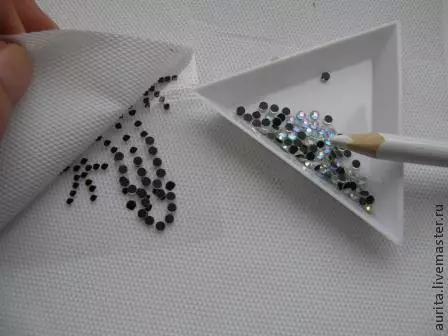 Applications from rhinestones do it yourself on clothes: schemes with photos and video