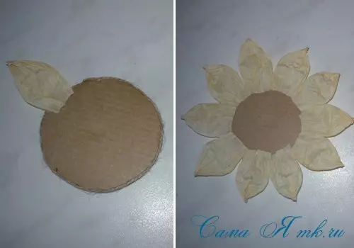 Topik dari Kopi Do-It-Yourself: Master Kelas Pada Sunflower dengan Foto dan Video