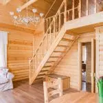 Ako urobiť schodisko na druhom poschodí na chate: Výpočet parametrov a inštalácie (+80 foto)