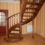 Cum să faci o scară la etajul al doilea la cabana: Calculul parametrilor și instalațiilor (+80 fotografie)