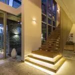 Główne opcje schodów oświetleniowych w kryteriach domu i wyboru (+58 zdjęć)