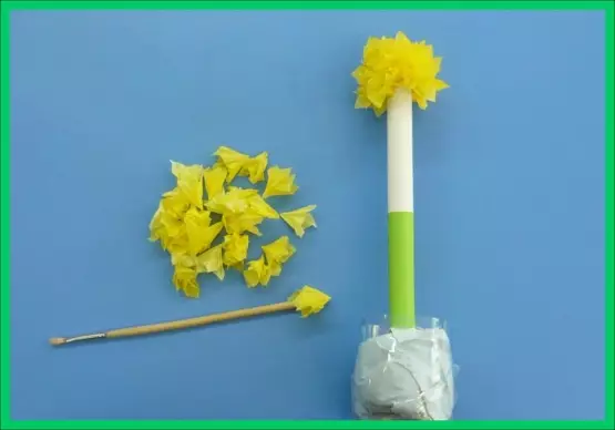 Jak zrobić kwiaty z serwetek z własnymi rękami: wideo i zdjęcia w etapach
