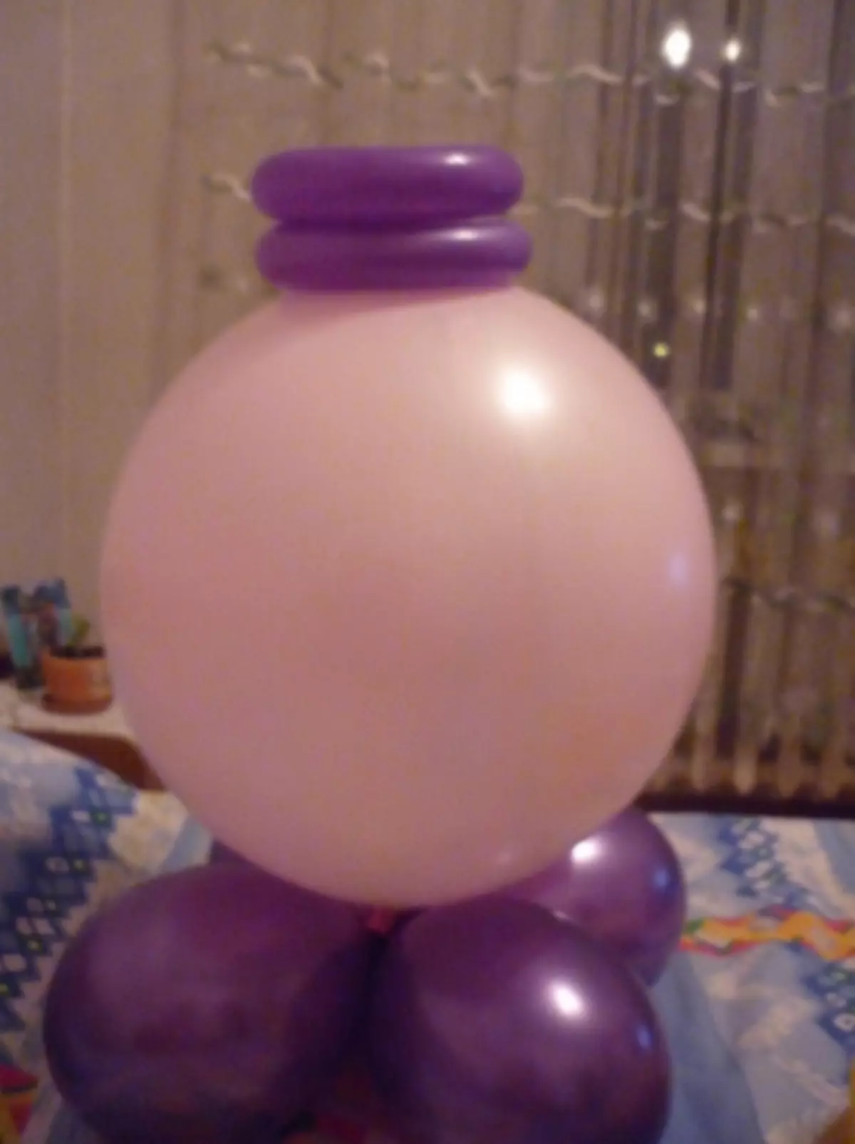 Ballonnen dogge it sels fan filt en papier: Smeshariki en Luntik