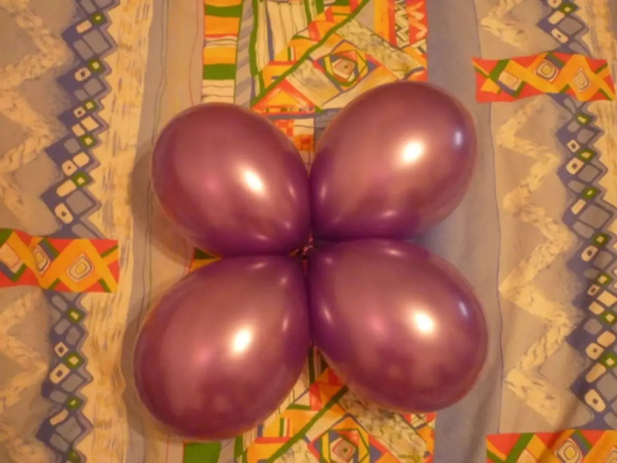 Ballonnen dogge it sels fan filt en papier: Smeshariki en Luntik