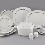 Σερβίρουμε ένα τραπέζι με γεύση: επιλογή πιάτων, συσκευών και αξεσουάρ [stylish sets]