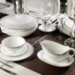 Ízletes asztalt szolgálunk fel: ételek, készülékek és tartozékok kiválasztása [elegáns készletek]