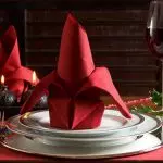 Napkins gấp đẹp như thế nào cho bảng lễ hội: nhiều lựa chọn khác nhau [lớp chính]