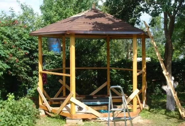 Hex Gazebos לתת - סקירה כללית של אפשרויות ובנייה עבור 6 שלבים