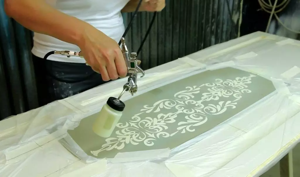 Painting Doors through Stencil