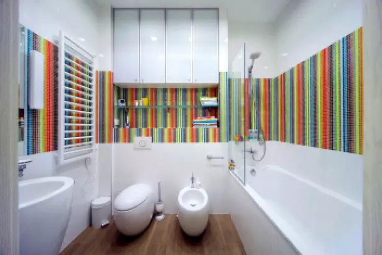 Interior del baño combinado con el inodoro: cómo hacer bellamente y práctico en un espacio pequeño (38 fotos)