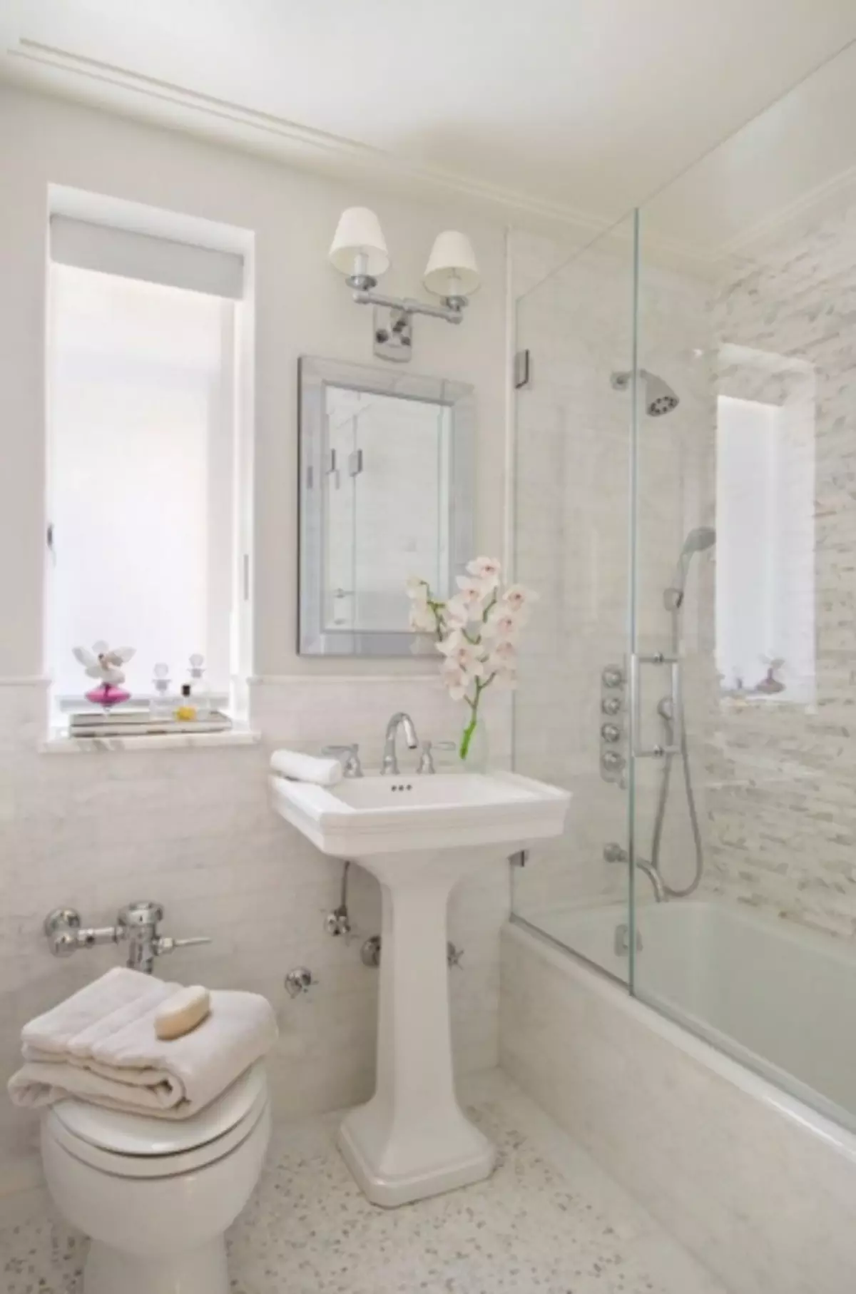 Badrumsinredning kombinerat med toalett: Hur man gör vackert och praktiskt på litet utrymme (38 foton)
