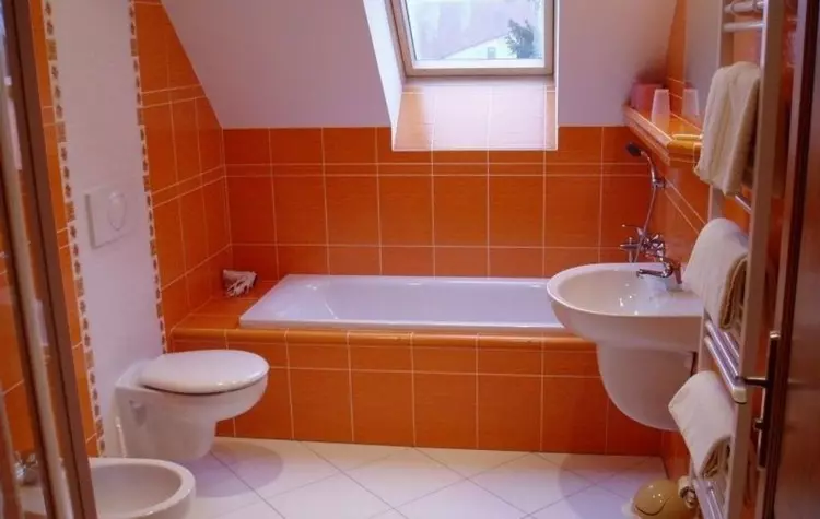 Badkamer Interieur gekombineer met toilet: Hoe om pragtig en prakties op klein spasie te doen (38 foto's)