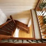 Cara membuat tangga dengan tangan Anda sendiri: Memilih jenis konstruksi, perhitungan parameter dan instalasi