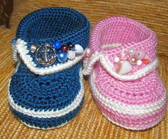 Booties Crochet for beginners - Knitting and description schemes