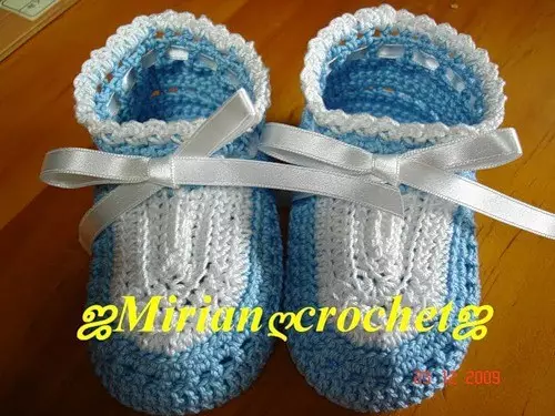 Booties Crochet Սկսնակների համար - տրիկոտաժի եւ նկարագրության սխեմաներ