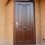 Вибираємо вхідні двері в квартиру: особливості конструкцій і поради професіоналів