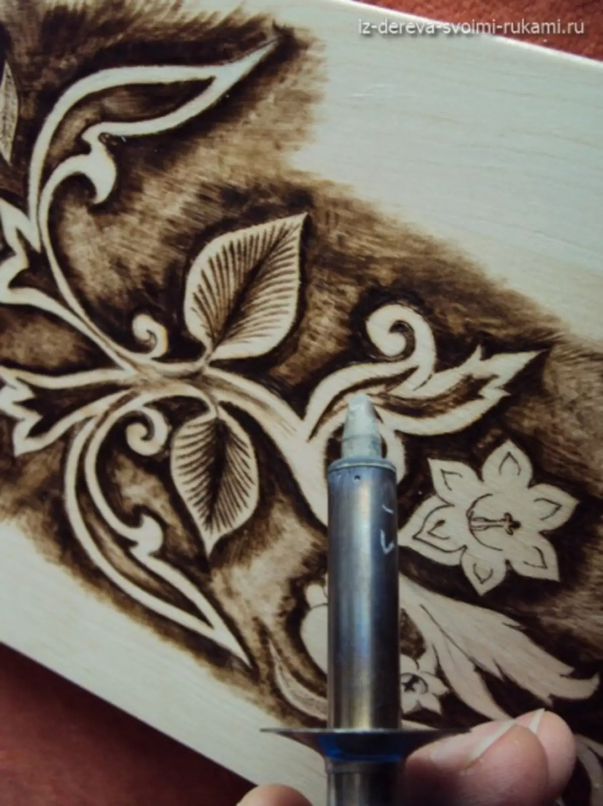 Stencils for burning on wood: Beautiful flowers for beginners