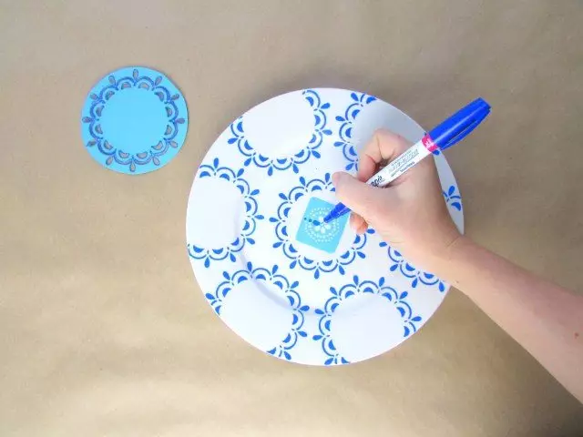 Malowane talerze robią to sam: Master Class dla dzieci ze zdjęciami i szablonami