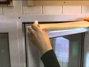 Regras para instalar o rolo em janelas de plástico