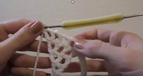 একটি Crochet কার্ডে তুর্কি শাল: ফটো এবং ভিডিওগুলির স্কিমগুলি