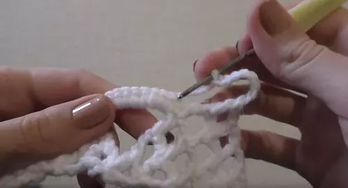 Shawl ya Turukiya ku ikarita ya Crochet: Gahunda n'amafoto na videwo