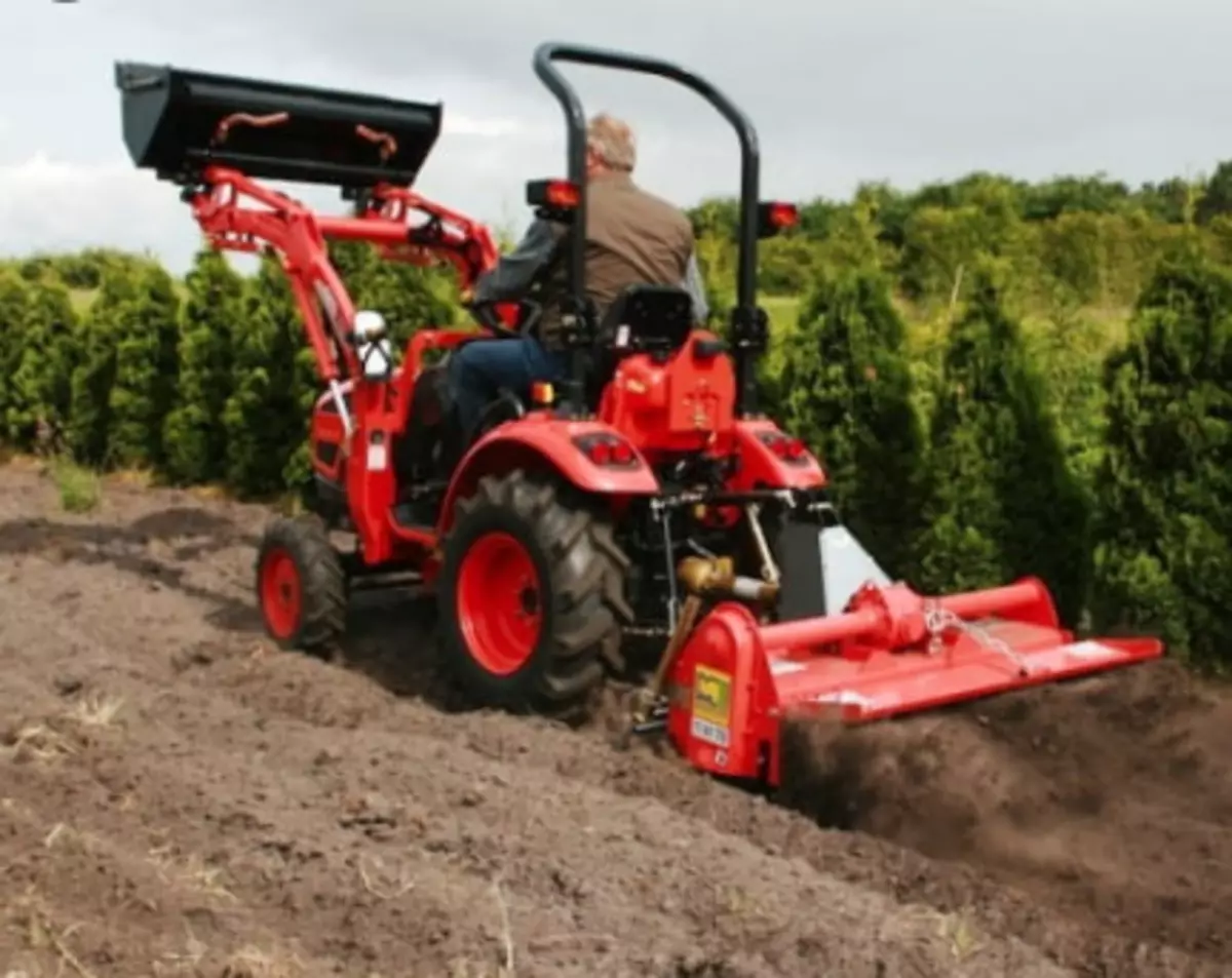 Minitractors / Garden Tractors will provide ideal lawns, cleanliness on the site and save your strength.