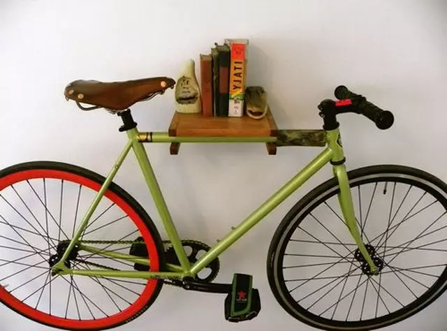 Idées pour stocker des légumes, vélo, skis et autres choses sur le balcon (30 photos)