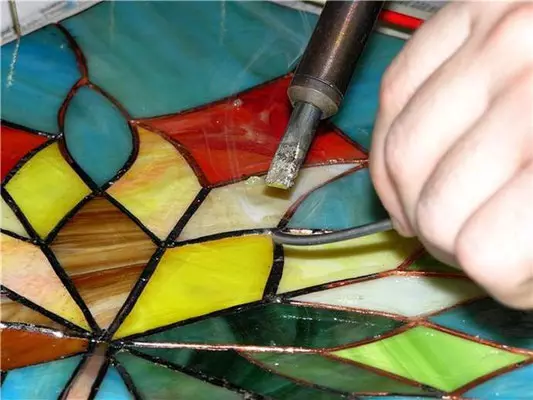 Obarvano steklo Tiffany, to storite sami: tehniko izdelave stekla s fotografijo