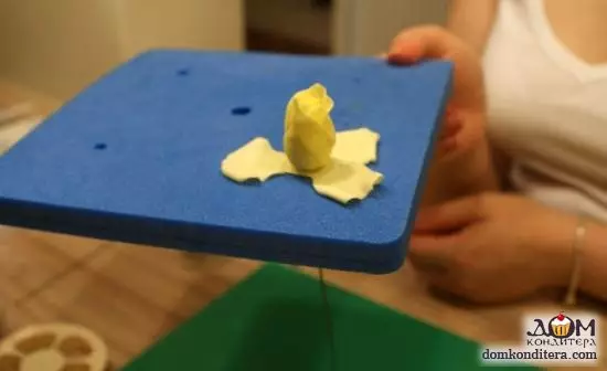 Цветя от мастика със собствените си ръце Stepgovayovo за сватбени торти с видео