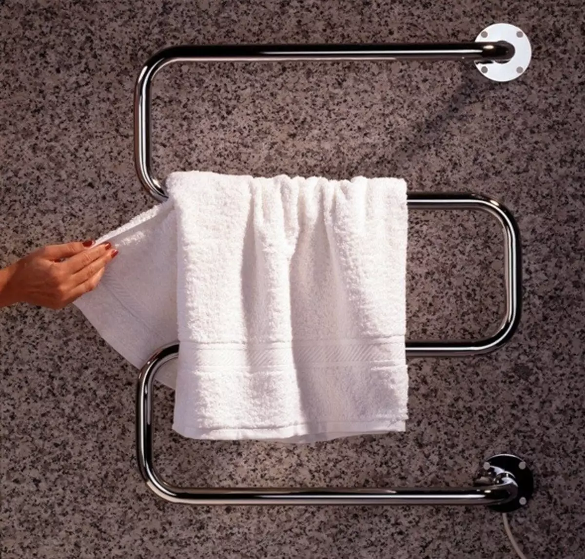 Μπορείτε να μειώσετε τον αέρα από τη θερμαινόμενη πετσέτα με τη βοήθεια του 
