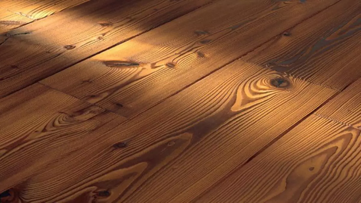 Egy privát házban fából készült padlót készítünk