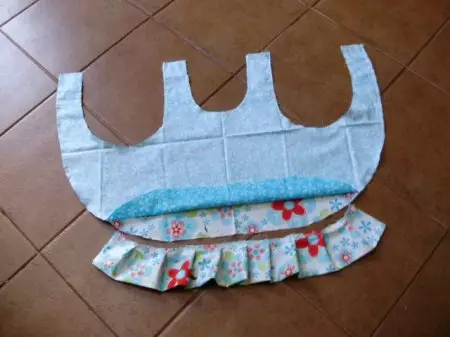 勞動和廚房的兒童圍裙：縫製圍裙的模式和碩士課程