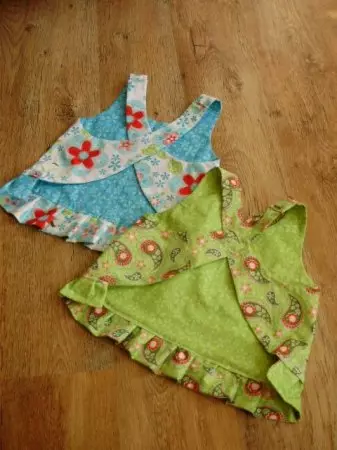 ٻارڙن ۽ باورچی خانه لاء ٻارن جا apron: هڪ ٻار لاء سلائي ايبون تي نمونو ۽ ماسٽر ڪلاس