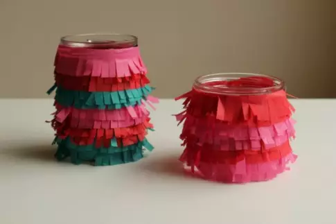 Vase mit eigenen Händen aus natürlichem Material: Wie man ein Dekor aus der Bank herstellt