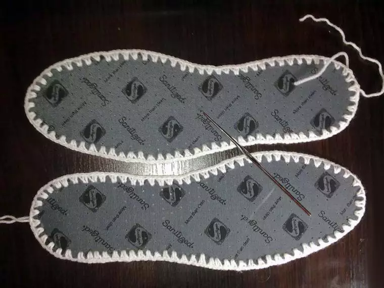 I-crochet sneakers kwi-Insole: Izikim ezinenkcazo kunye nevidiyo