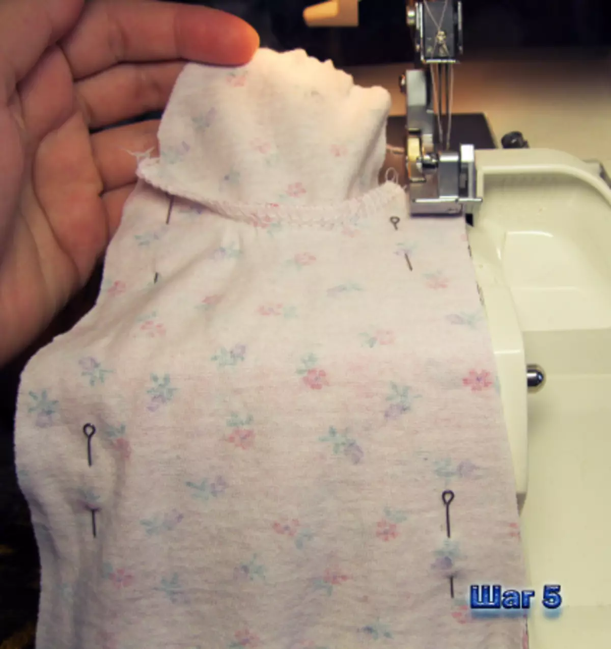 Cara menjahit slider untuk bayi baru lahir pada karet gelang dengan tangan mereka sendiri: pola dan kelas master pada menjahit