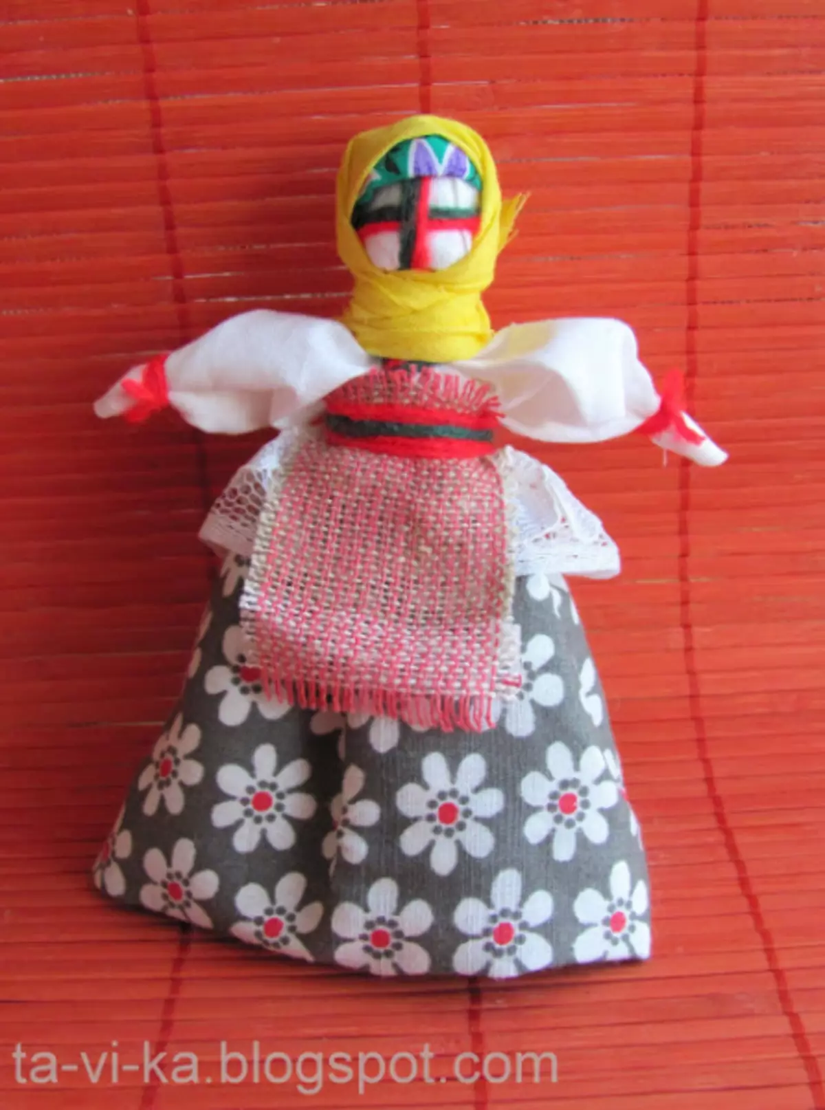 Народная лялька сваімі рукамі з тканіны: майстар-клас з фота і відэа