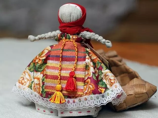 Lidová panenka to dělají z tkaniny: Master Class s fotografiemi a videem