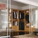 Betovering van kledingkast in de slaapkamer: interessante ideeën voor verschillende omstandigheden | +84 foto