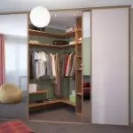 Encantamiento del vestuario en el pasillo: opciones simples y soluciones originales