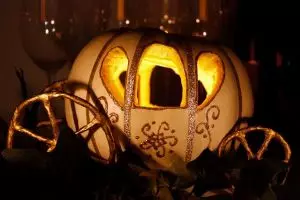 Pumpkin Carriage, jossa on oma kädet: Askel askeleelta ohjeet valokuvilla