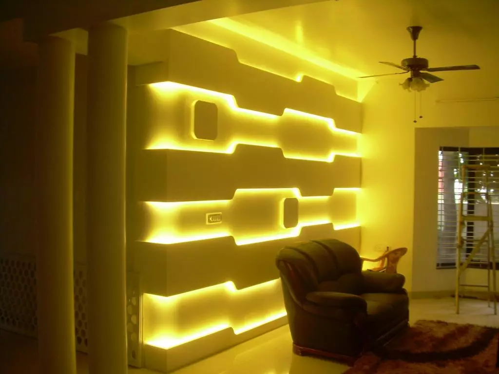 LED podsvietenie v obývacej izbe