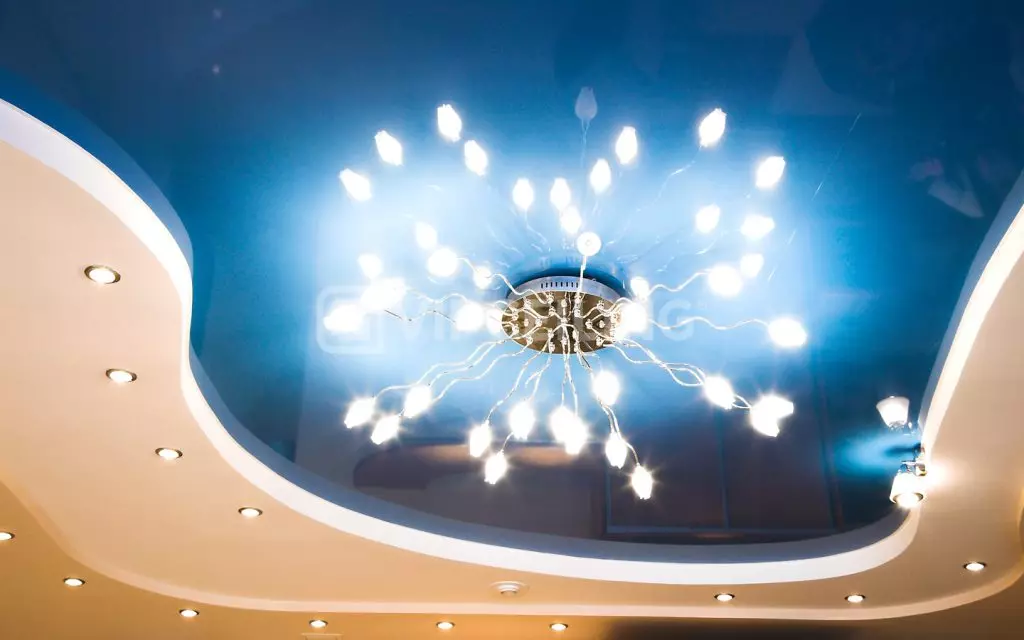 Chandelier í teygjaþakinu