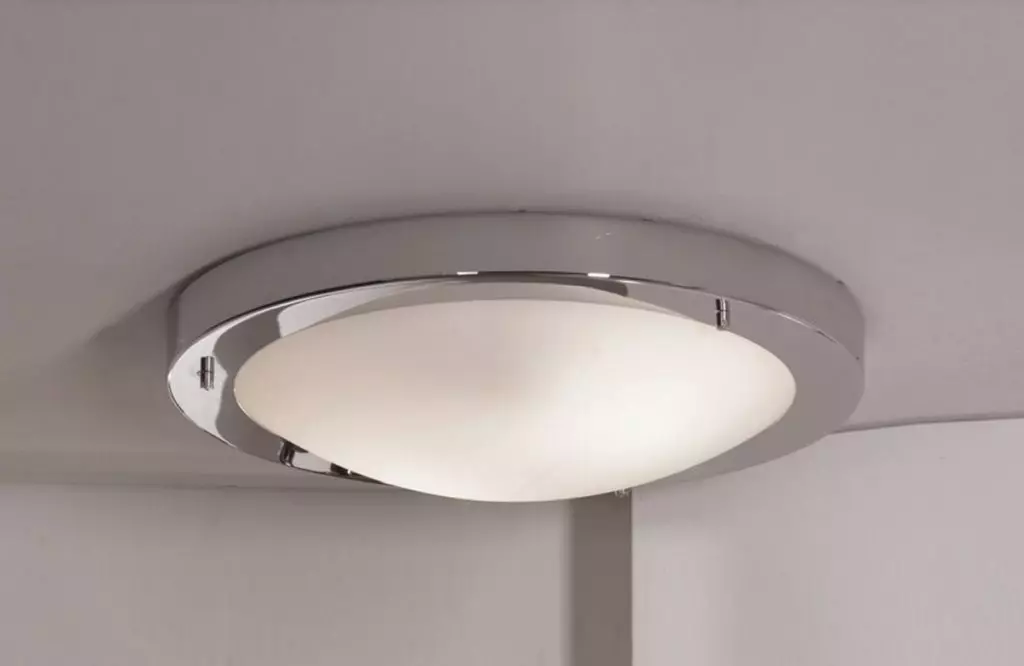 Scherpe lamp in stretch plafond