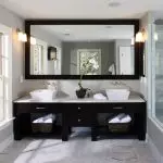 Escollir una il·luminació òptima per al bany [idees de dissenyadors]