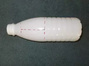 Svan fra plastflasker gjør det selv med video og bilde