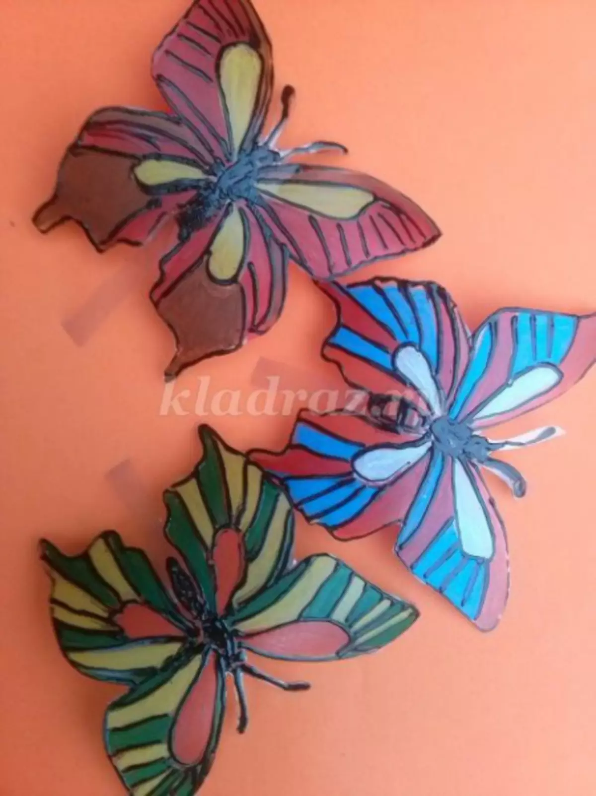Master klasse på sommerfugle af plastflasker: håndværksmønstre