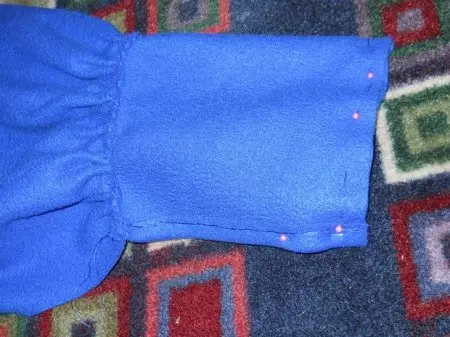 ケープは子供のためのフード付き：縫製のパターンとマスタークラス